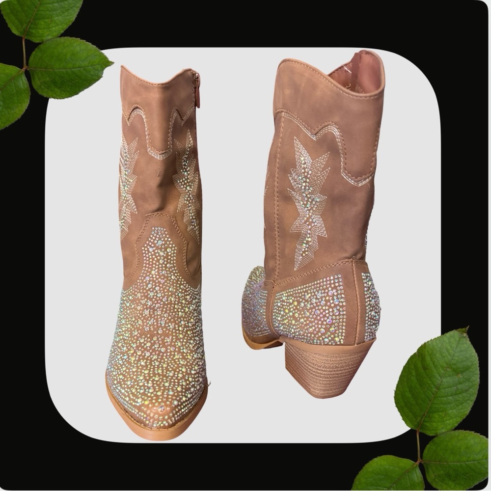 Forever Link SIZE 7 Sparkling Tan  Heeled Boots